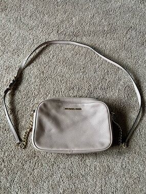 Michael Kors Pebbled Leather Crossbody in Blush Pink with Gold Hardware